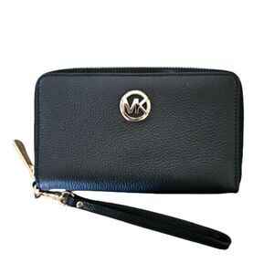 Michael Kors Women's Jet Set Black Pebbled Leather Zip Around Wallet